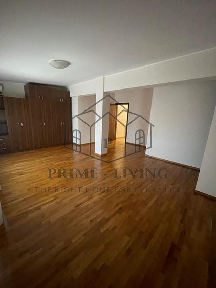APARTAMENT CU 4 CAMERE LANGA ARCUL DE TRIUMF