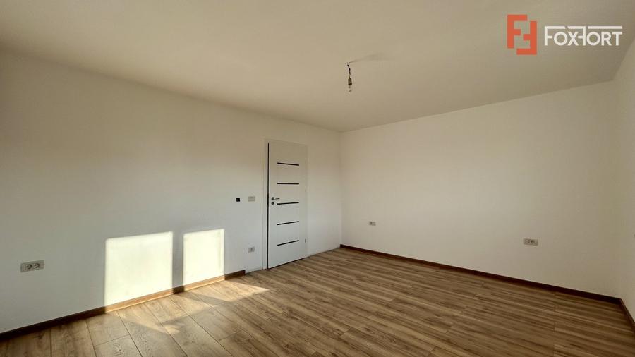 Duplex cu 5 camere de vanzare in Sanandrei - ID V3806
