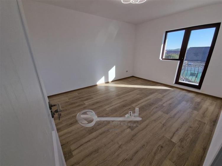2 cam GRADINA LOC DE PARCATE INTABULATE capat CUG zona vile