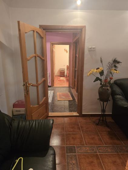 Apartament 2 camere Focșani, zona Brăilei – 53 mp, etaj 2/3, centrală – Propriet