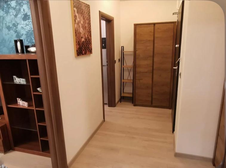 Închiriere garsonieră Exigent Plaza cu loc de parcare