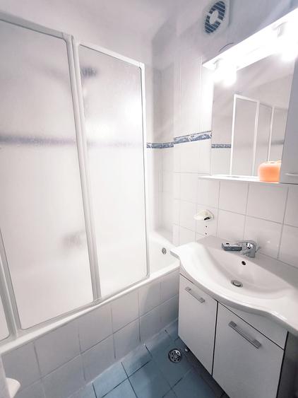 B-dul Garii, apartament cu 3 camere, loc de parcare.