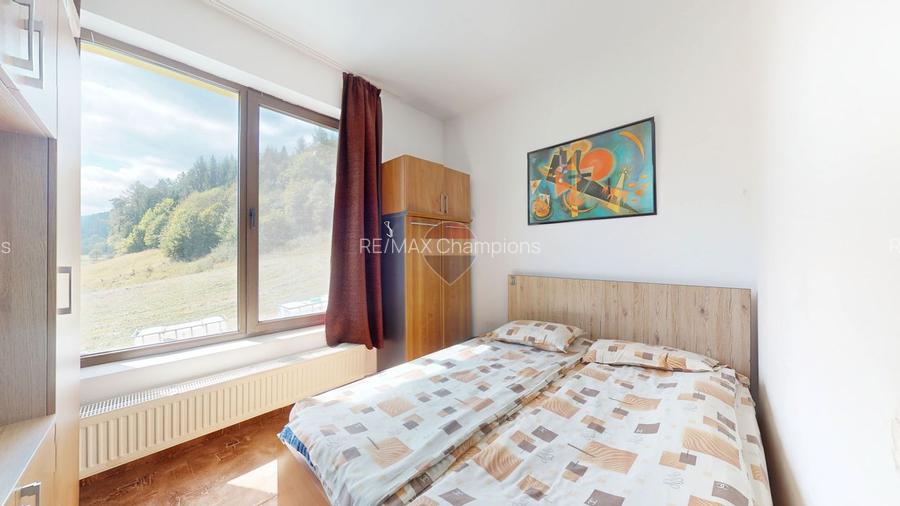 Pensiune în funcțiune | 10 camere | Teren 4.000 mp | Brădet – Săcele