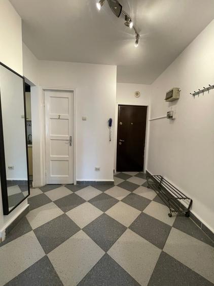 Piata Romana, Ultracentral, Coloane, Metrou