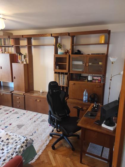 Apartament cu 2 camere decomandat, etajul 3/4, zona Nicolina