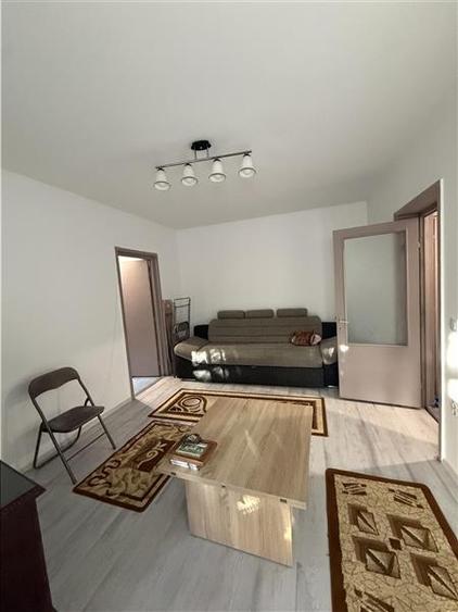 Apartament De Inchiriat 3 Camere, Semidecomandat, Zona Tomis 2
