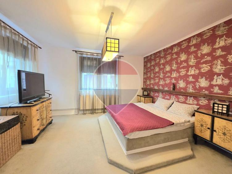 De închiriat casa cu 2 camere + loc de parcare inclus