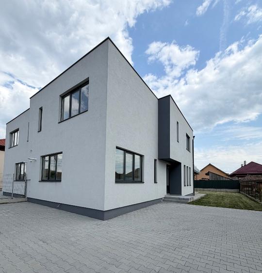 Persoana Fizica Vand Casa Tip Duplex 142mp utili in Apahida Cluj-Napoca 3 dormit