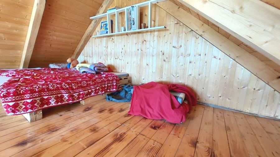 Casa de vacanta cu teren zona Sura Mare