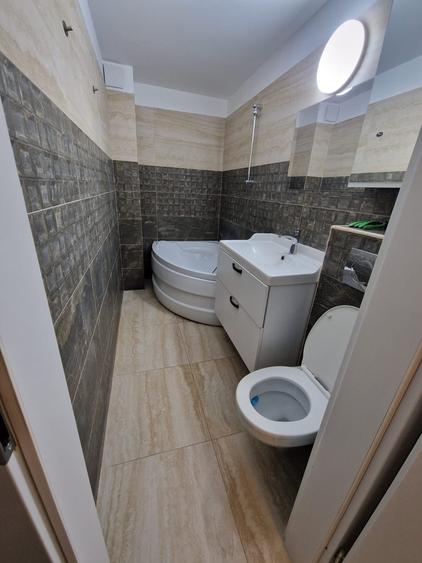 Brancoveanu-Imparatu Traian-Apartament de 3 camere-decomandat