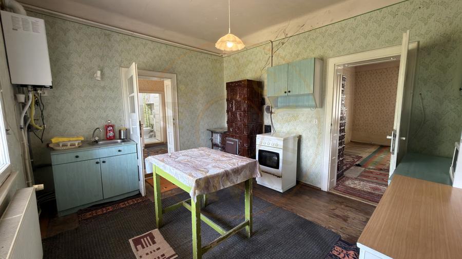 Casă 4 camere, Teren 1955 mp Str. Vezendiului Nr. 366 - Loc. Petrești, Satu Mare