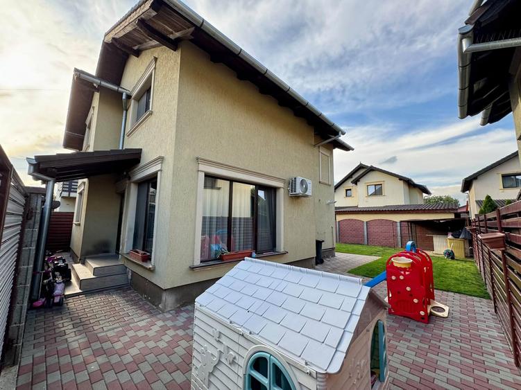 CASĂ INDIVIDUALĂ | GIROC | 5 CAMERE | 100 MP UTILI | TEREN 250 MP