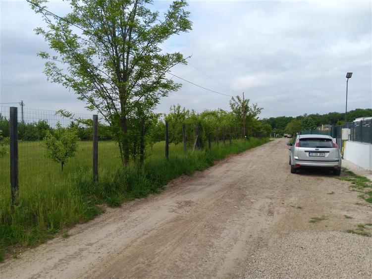 Valea Ursului aproape de padure 2 LOTURI de 600mp cu utilitati