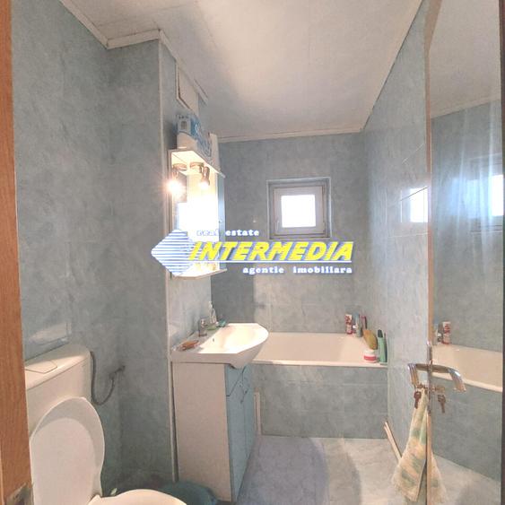 Garsoniera de vanzare in Cetate etaj 1 decomandata