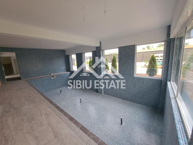 Casa cu piscina, terase panoramice, garaj