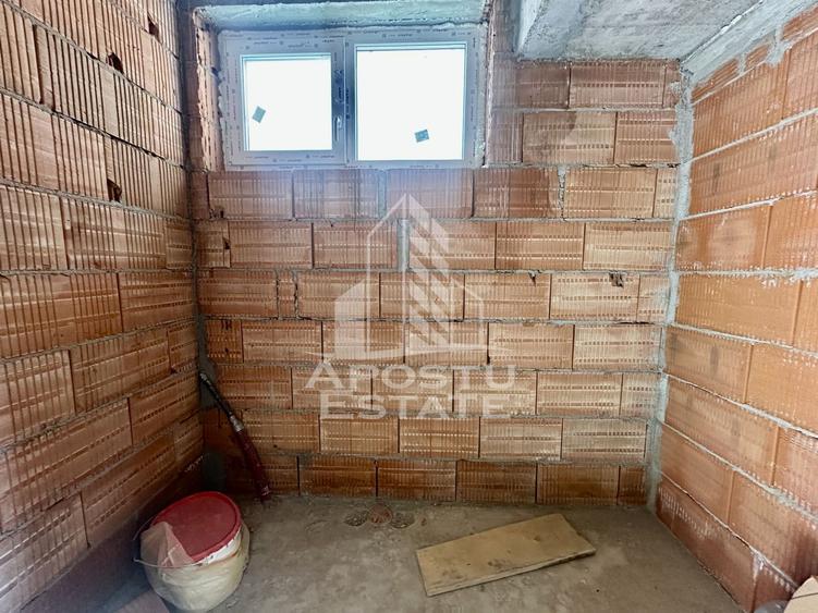 Casa individuala cu 4 camere, bucatarie inchisa, zona Planetelor