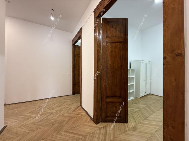 Apartament Patrimonial 150 mp | Balcon cu vedere directa spre Piata Victoriei