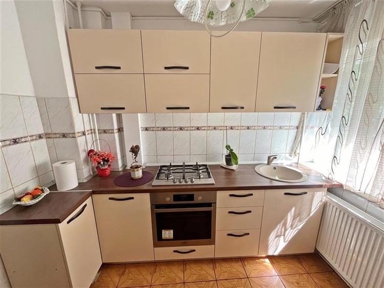 Apartament 2 camere decomandat | Etaj intermediar | Mobilat, zona Aleea Parcului