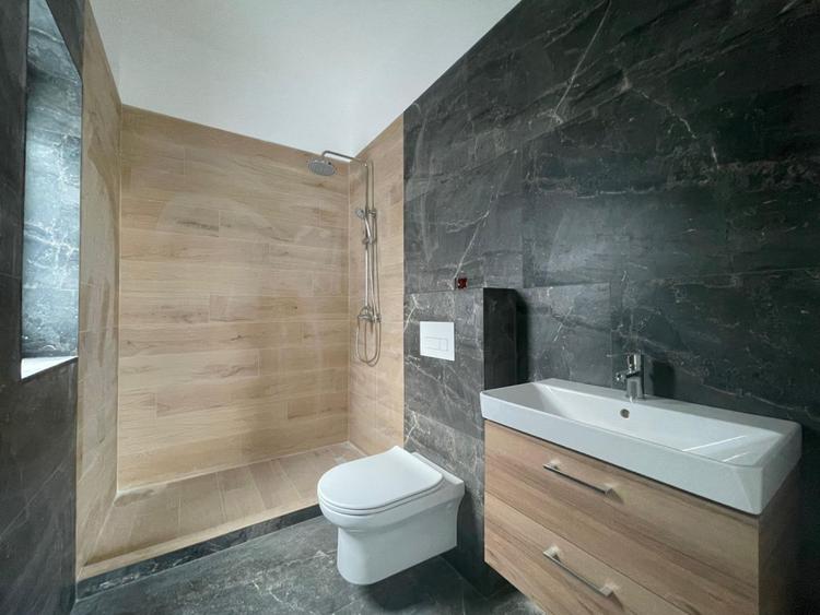 Duplex pe parter 4 camere separat prin dressing - Urseni