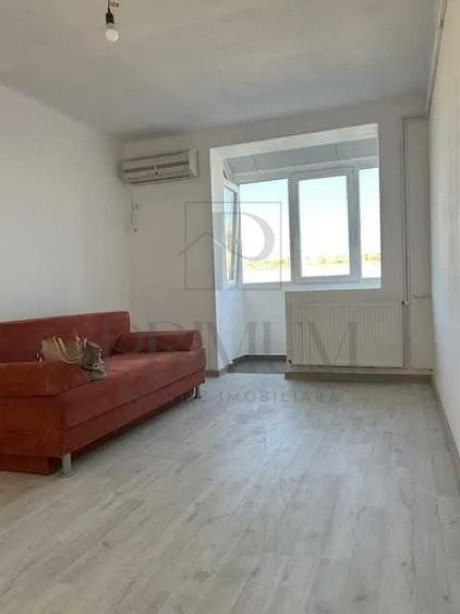 CENTRAL - 2 Camere - Centrala proprie - Etaj intermediar - LIFT - Fatata renovat