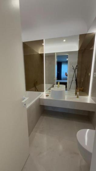 Vanzare apartament 3 camere Cortina North parcare  si boxe