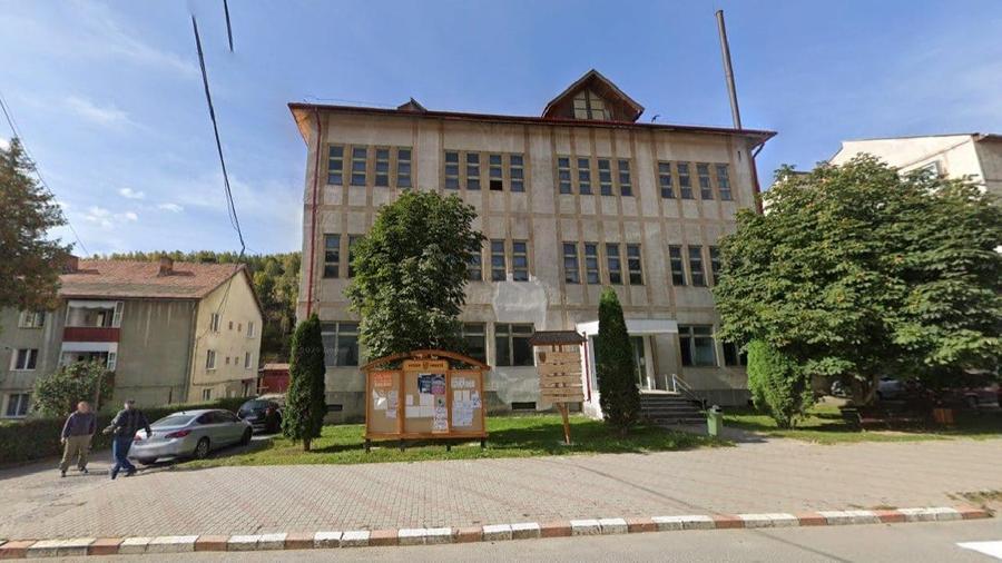 Cladire comerciala 1.451 mp + Teren 1.223 mp - Bălan