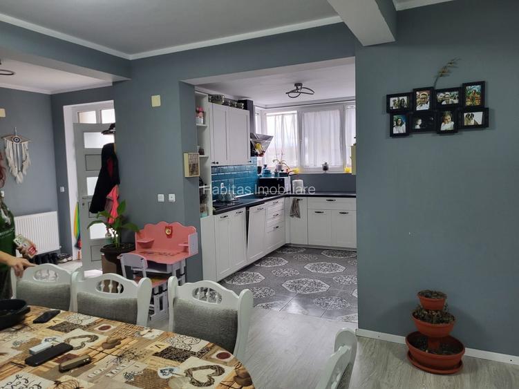 Casa tip duplex P+E, 136 mp utili, 343 mp teren - Floresti - 28