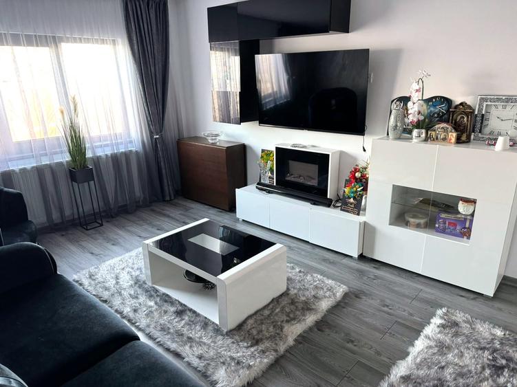 Apartament 3 camere cu Balcon SUPERB - Cartier E3