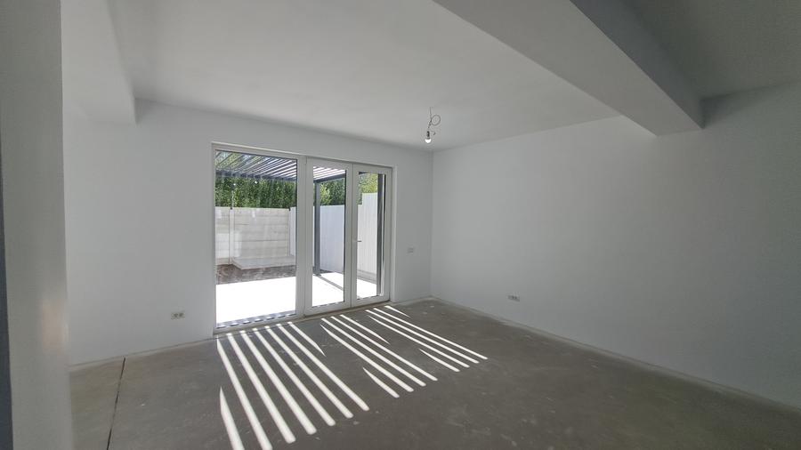 VILA LUX IN COMPLEX REZIDENTIAL