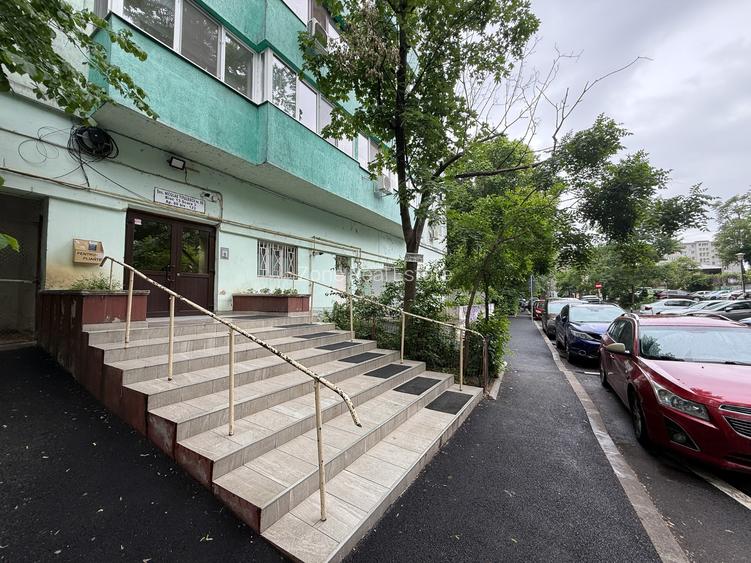Apartament Nicolae Titulescu vedere panoramica spate  langa metrou si  magazine - 17