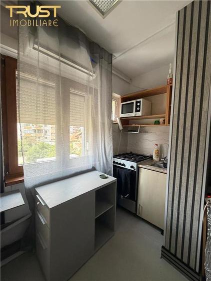 3 camere l 2 bai l Intre Lacuri l Parcare