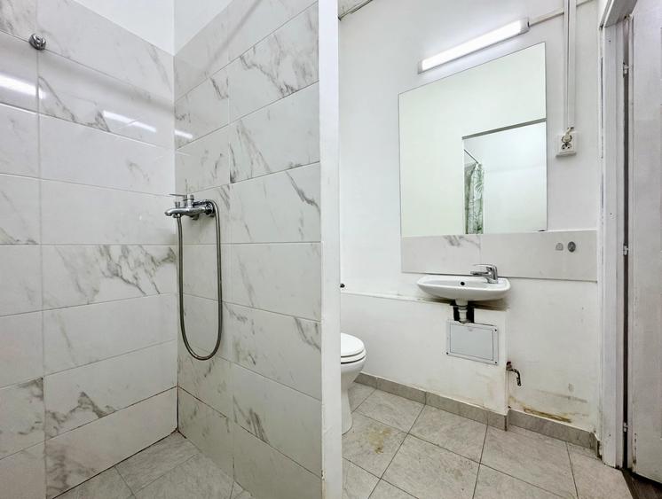 Spațiu 40 mp, parter cu vitrină, zona Platinia Shopping Center