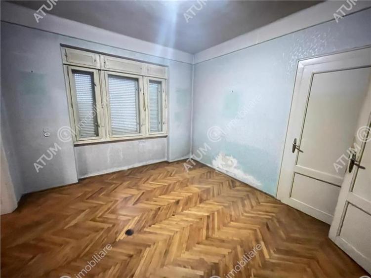 Apartament cu 4 camere 420 mp teren si garaj in Sub Arini Sibiu