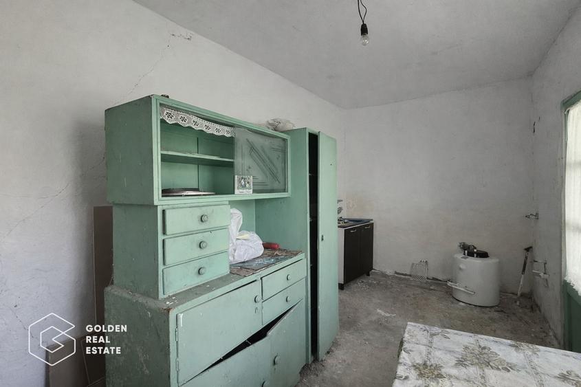 Casa cu doua corpuri de cladire, localitatea Chesint
