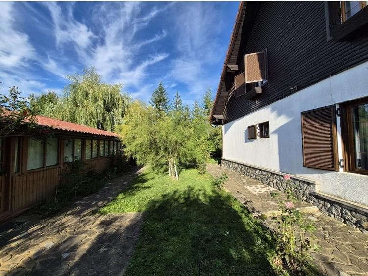 Cabana de lemn cu fundatie 86 mp+ livada pomi fructiferi+teren 847 mp