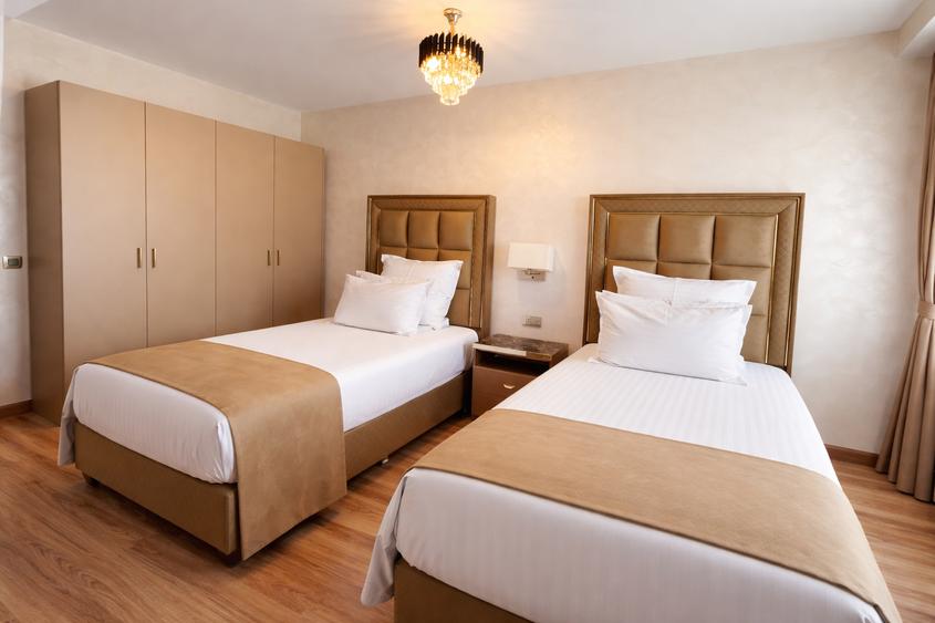 Direct proprietar 3 camere mobilat si utilat 111 Mp include 3 parcari