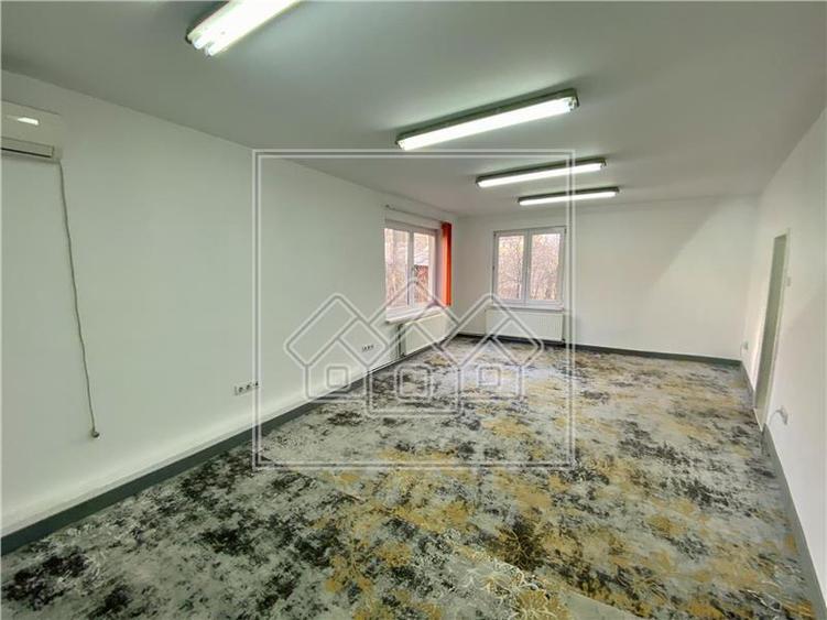 Spatiu de birouri - 3 camere, 2 bai - zona Centrala