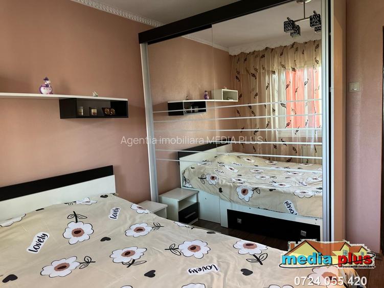 Apartament 3 camere semidecomandat, etaj 3/4, Micro 38 - 4