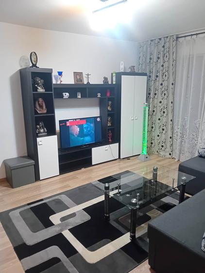 Apartament 3 camere, renovat, CT, instalatii schimbate, etaj 1, Alexandru