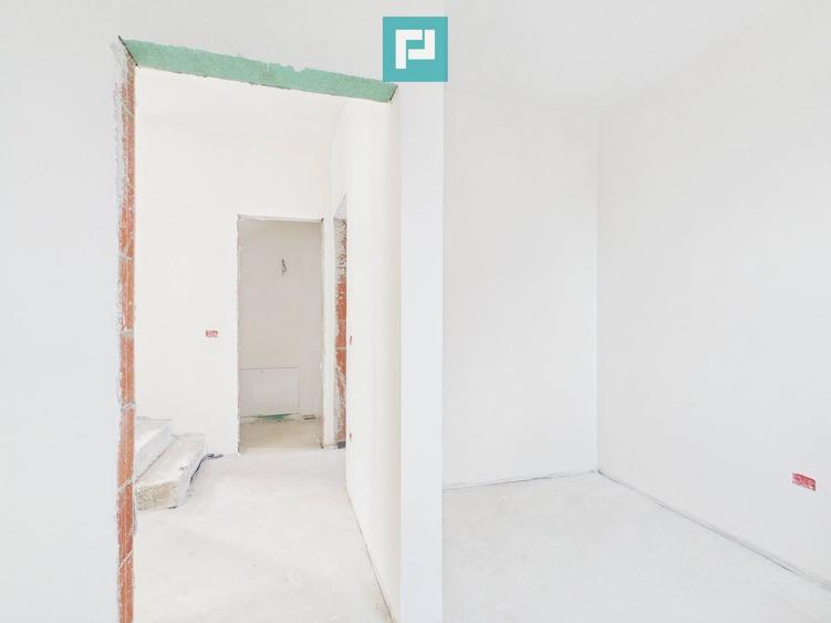 Duplex luminos 101 mp utili, teren 350mp în Covaci