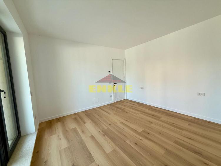 Apartament de lux, 5 minute de Botoșani, 109 mp utili+terasă si curte