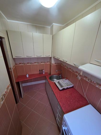 Basarabia, 10 minute metrou Costin Georgian, vav spital Ilfov, bloc 1980
