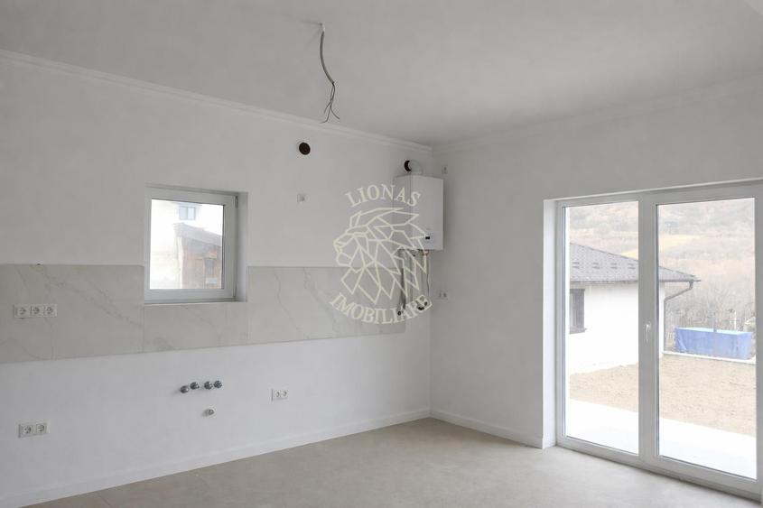 Casa Finisata 4 camere-teren 550 mp-curte amenajata-Valea Rusului