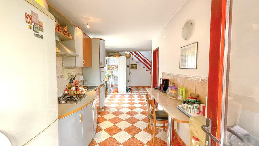 Casa cu garaj si teren de 490 mp in zona de case Bartolomeu-Brasovul Vechi