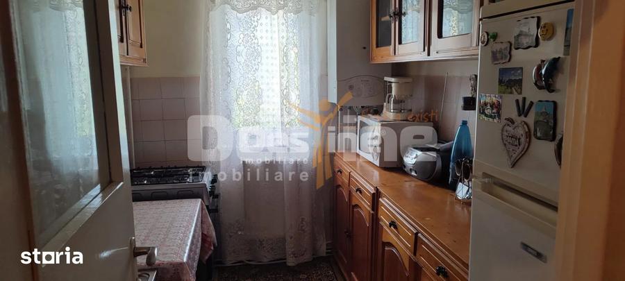 Apartament semidecomandat, 2 camere, etaj intermediar