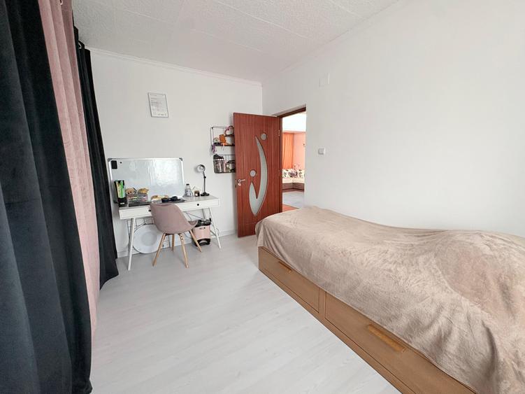 Casa 3 camere P+M, zona C , Valu lui traian