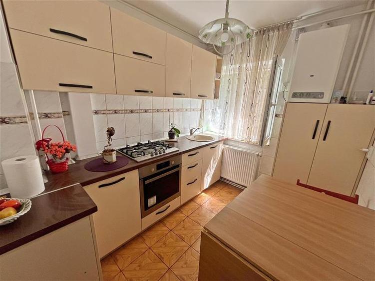 Apartament 2 camere decomandat | Etaj intermediar | Mobilat, zona Aleea Parcului