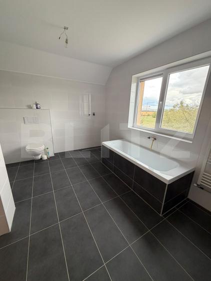 Casa vanzare, 282 mp utili, teren 600 mp, zona Poiana - Turda