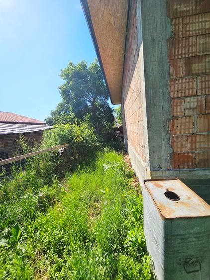 Casă la roșu cu 4 camere, 122 mp utili, teren 465 mp – Băicoi