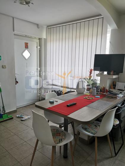 Inchiriere Casa cu 3 camere, 95 mp, mobilata si utilata - Poitiers zona Frumoasa